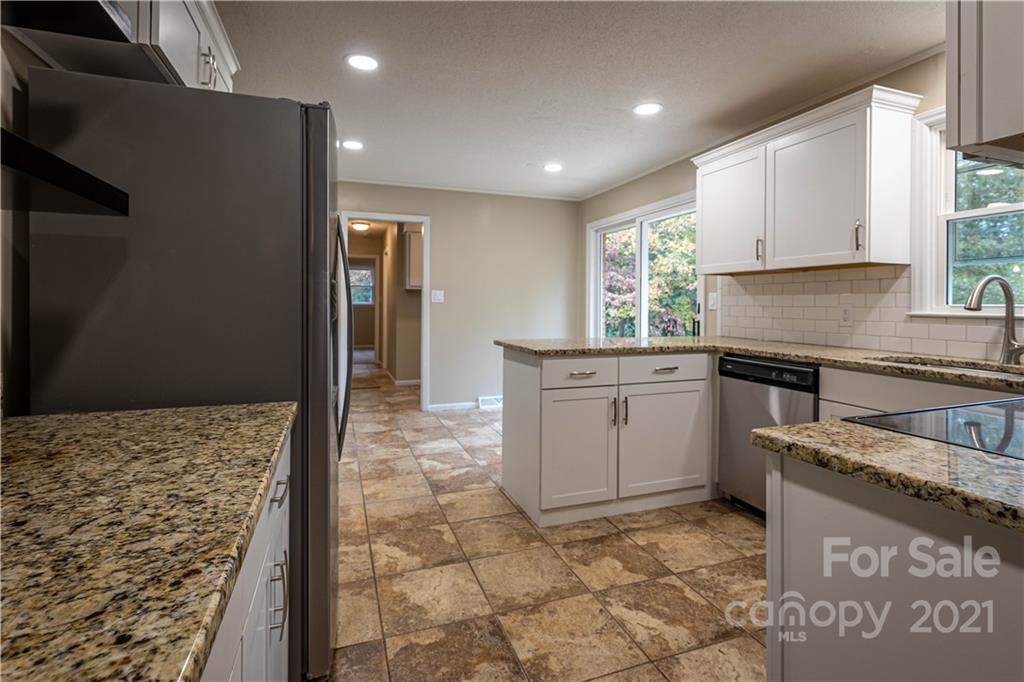 205 Conley Road Morganton, NC 28655 - Photo 7 of 28 Gallery Image 7