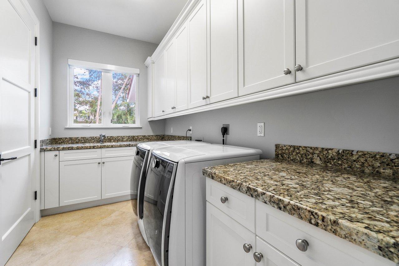 475 Cardinal Avenue Boca Raton, FL 33486 - Photo 35 of 62 Large laundry room