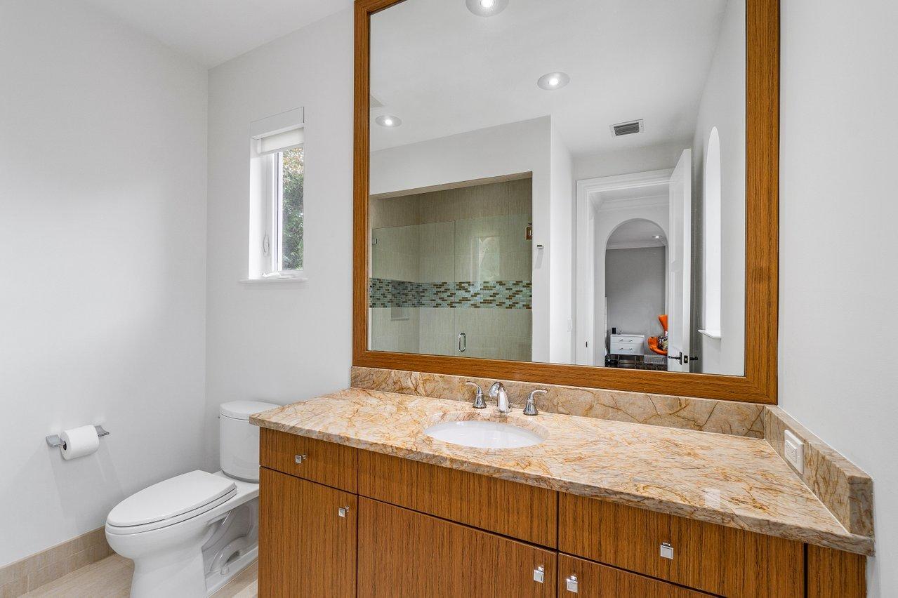 475 Cardinal Avenue Boca Raton, FL 33486 - Photo 41 of 62 Ensuite Bathroom Bedroom #2