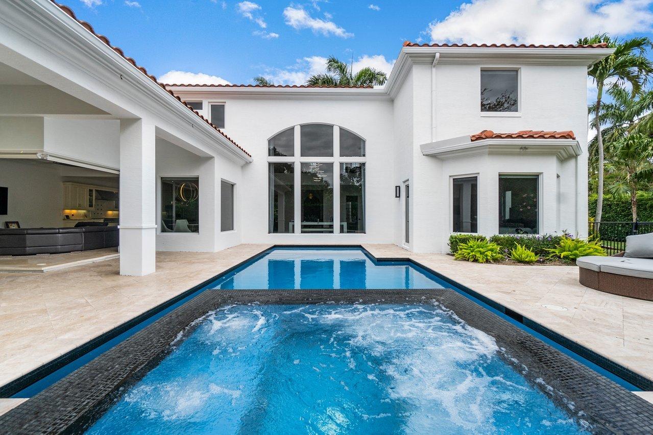475 Cardinal Avenue Boca Raton, FL 33486 - Photo 50 of 62 Dramatic infinity/ spa pool