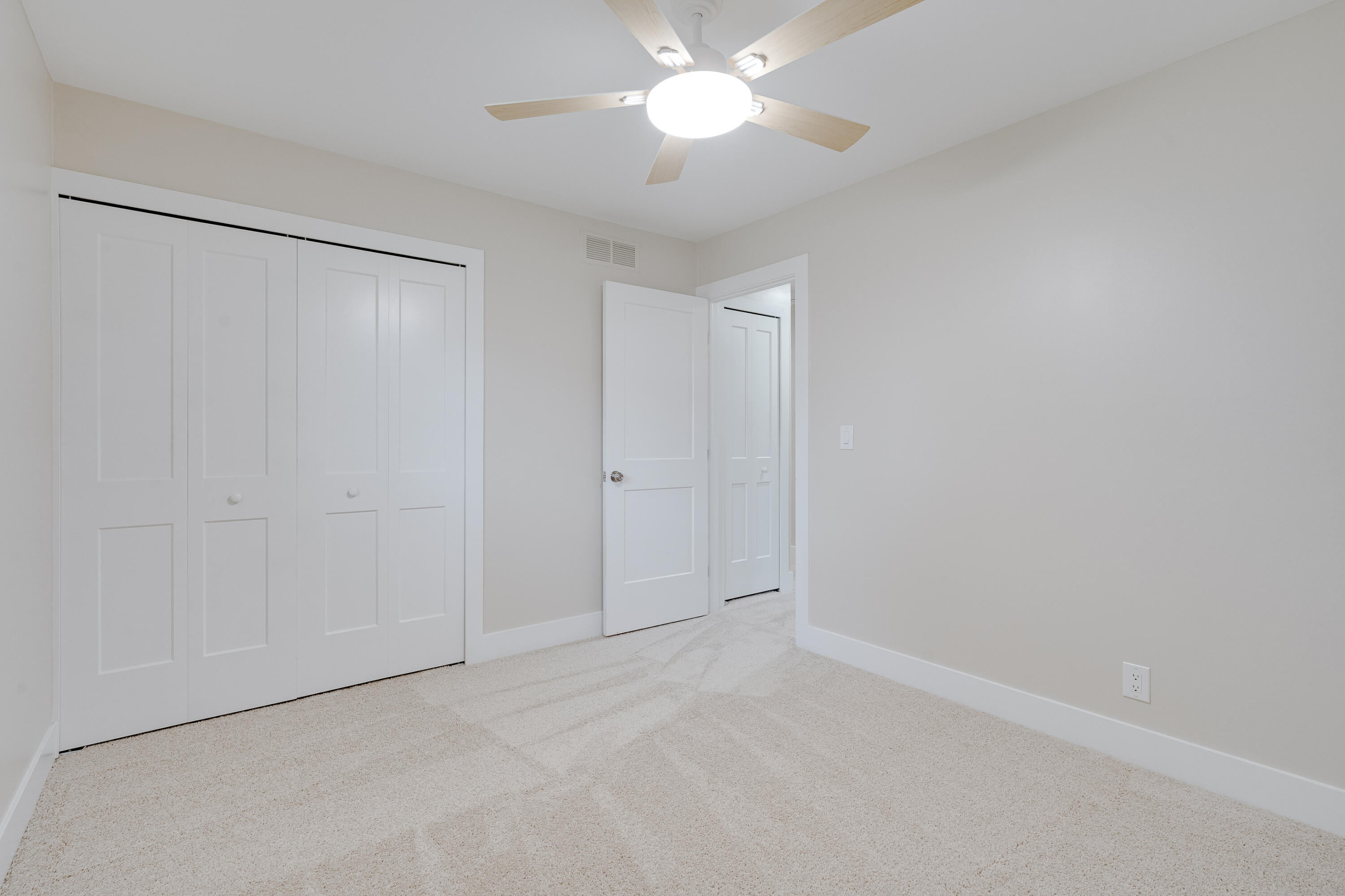 5806 Wedgewood Road Canton, MI 48187 - Photo 31 of 51 B-5806 Wedgewood, Canton-15
