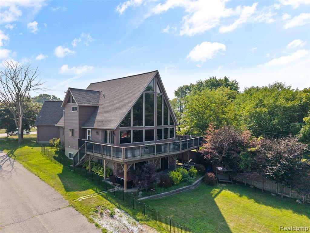 1907 Riverside Drive Port Huron, MI 48060 - Photo 4 of 58