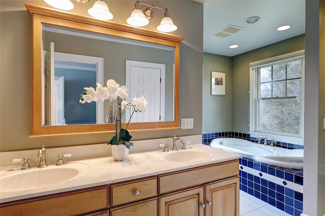 4 Rumstick Circle Barrington, RI 02806 - Photo 34 of 45