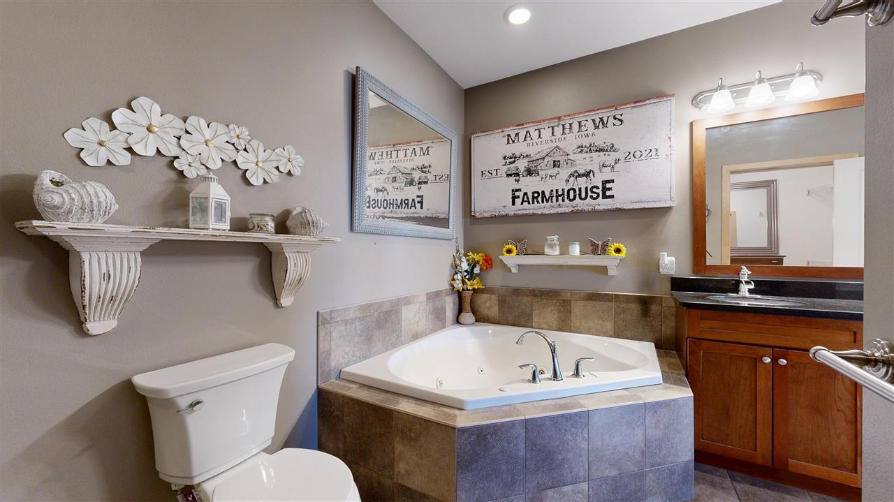 1092 Walnut Avenue, Unit 321 BLDG E Riverside, IA 52327 - Photo 41 of 51 Gallery Image 41