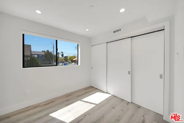 $3,995 | 408 1/2 North Kenmore Avenue, Los Angeles, CA 90004