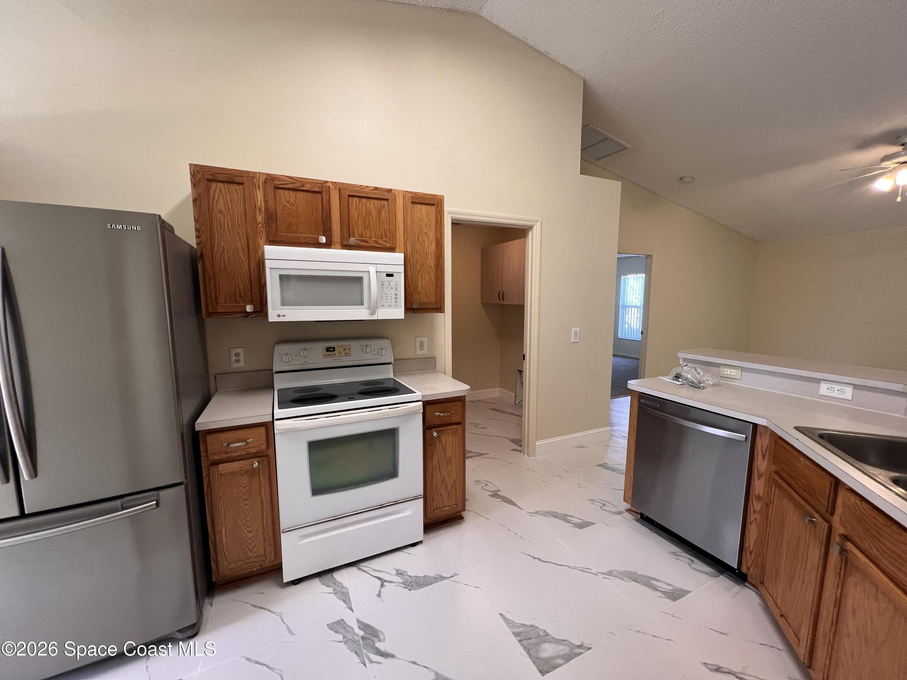619 Pampas Street Northwest Palm Bay, FL 32907 - Photo 8 of 22 IMG_5124