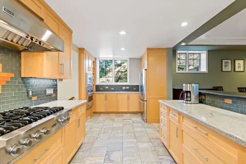 $2,890,000 | 616 Lakeview Way, Redwood City, CA 94062
