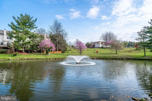 $2,399 | 6901 Victoria Drive, Unit I, Alexandria, VA 22310