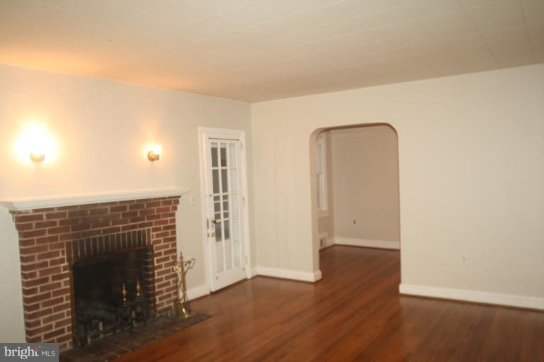 8900 Glenville Road Silver Spring, MD 20901 - Photo 15 of 30 Living Room