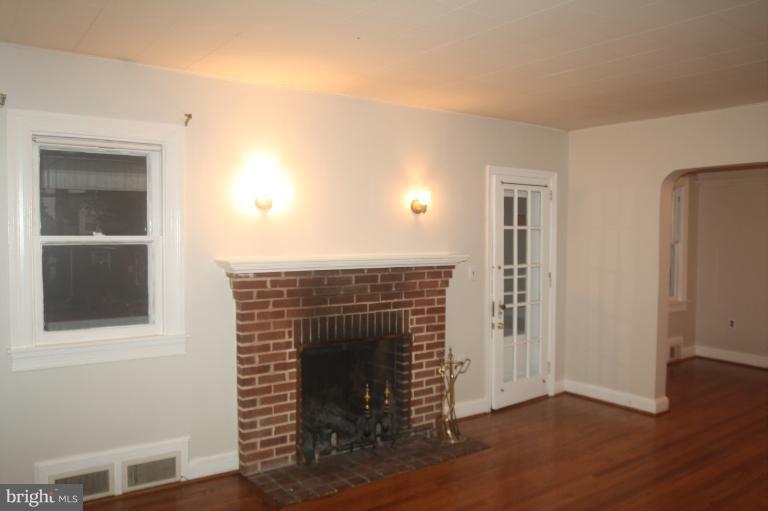 8900 Glenville Road Silver Spring, MD 20901 - Photo 18 of 30 Living Room