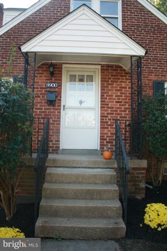 8900 Glenville Road Silver Spring, MD 20901 - Photo 29 of 30 Exterior (Front)