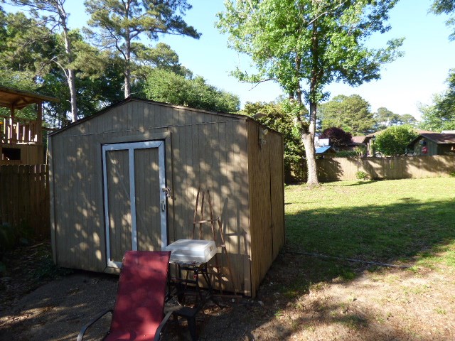 109 Ridgewood Drive Daphne, AL 36526 - Photo 17 of 20 storage shed
