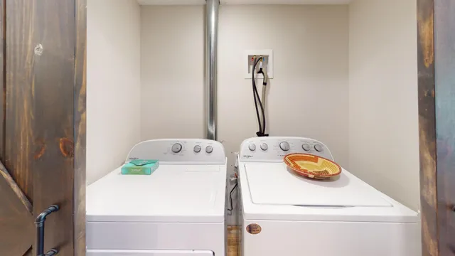 $699,700 | 16580 Pleasant Valley Road, Shafer, MN 55074