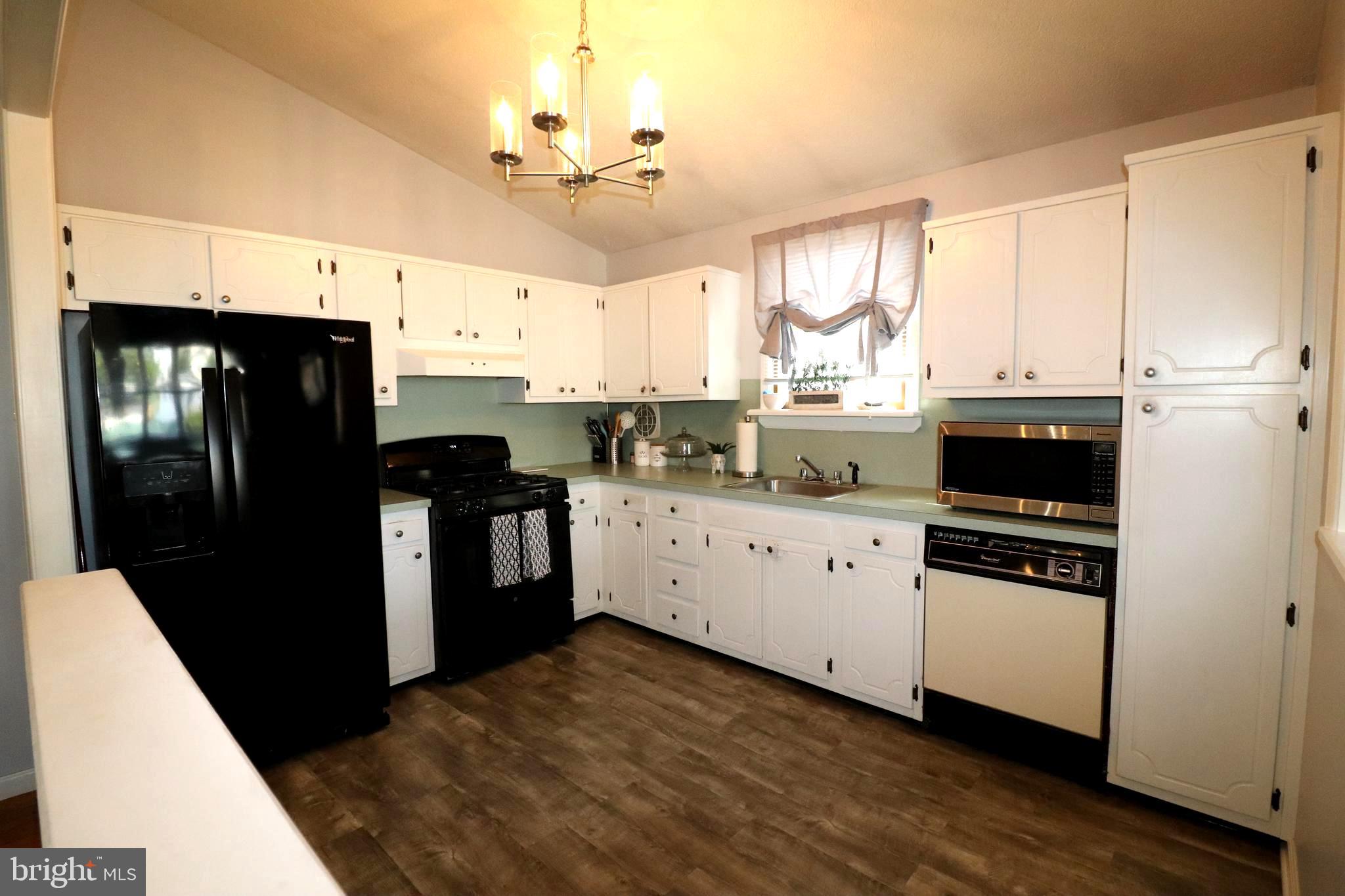 3672 Chesterfield Road Philadelphia, PA 19114 - Photo 11 of 53 Gallery Image 11