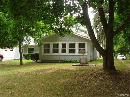 9341 Thumm Road Pinckney, MI 48169 - Photo 2 of 7 DSC07175