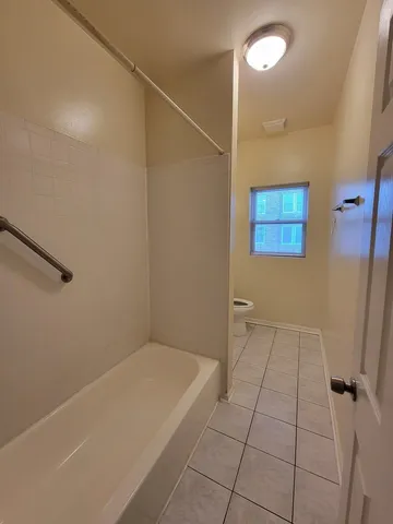 $1,700 | 7141 South Euclid Avenue, Unit 3, Chicago, IL 60649