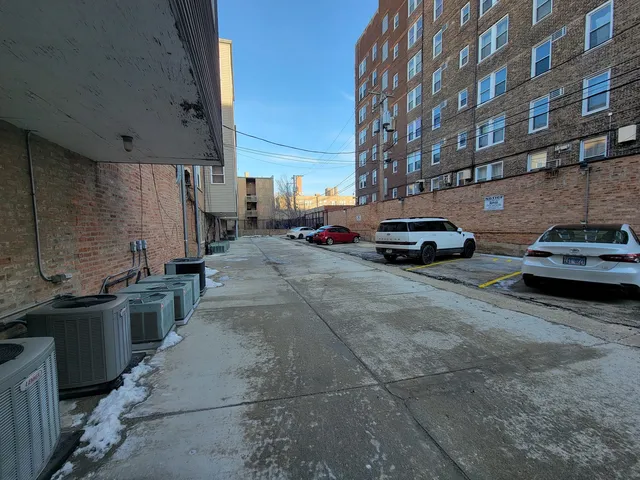 $1,700 | 7141 South Euclid Avenue, Unit 3, Chicago, IL 60649