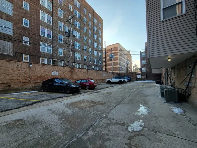 $1,700 | 7141 South Euclid Avenue, Unit 3, Chicago, IL 60649