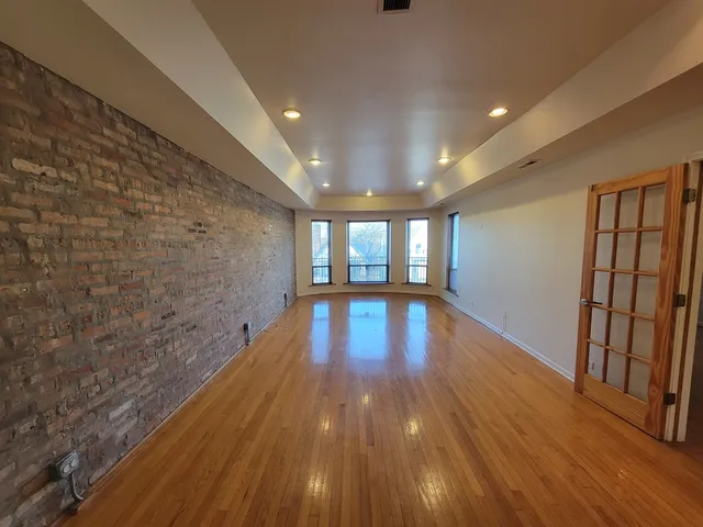 $1,700 | 7141 South Euclid Avenue, Unit 3, Chicago, IL 60649