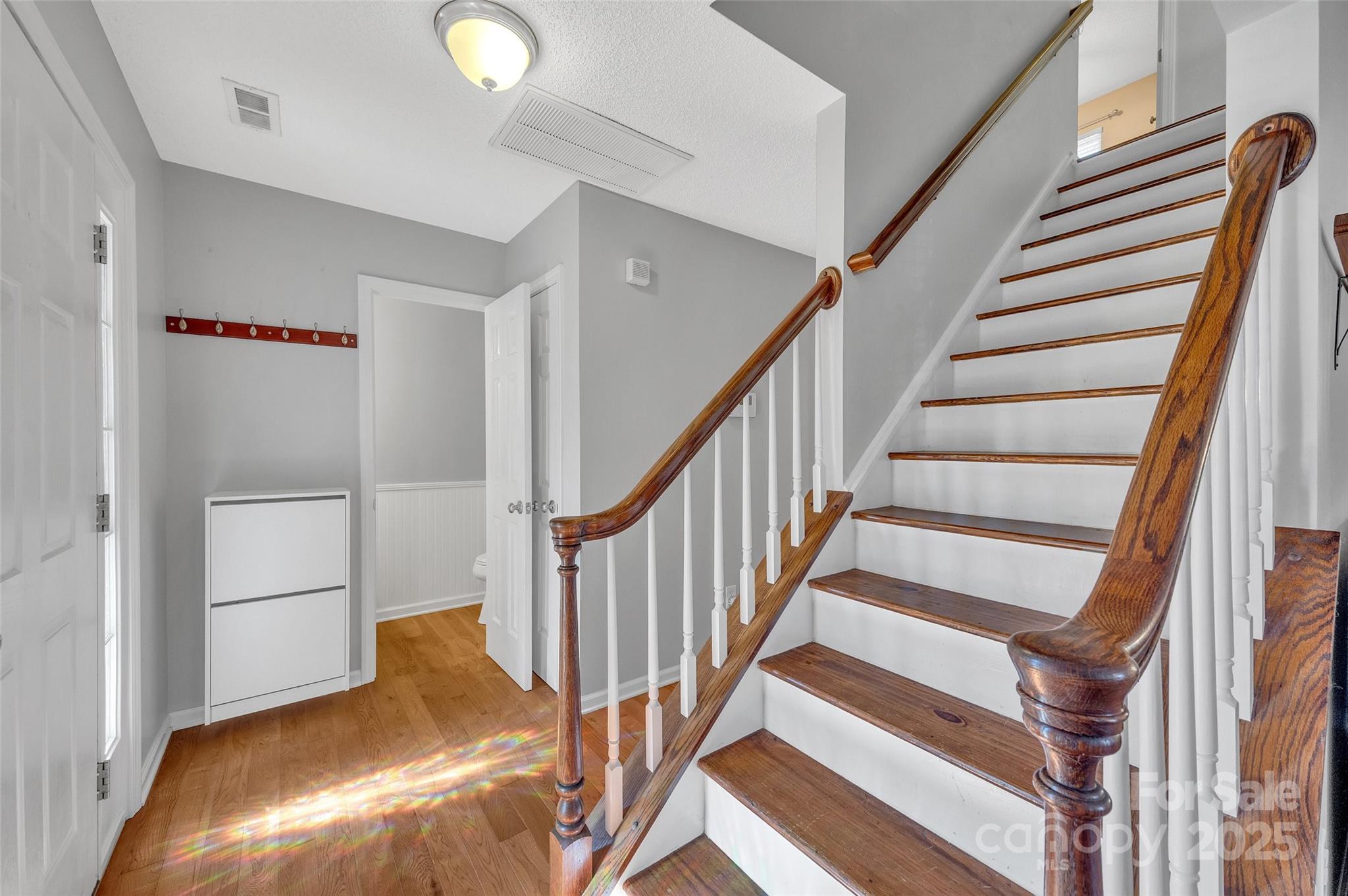 12351 Cardinal Point Road Charlotte, NC 28269 - Photo 7 of 43 a view of entryway