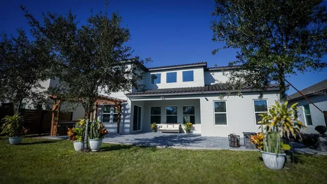 $1,190,000 | 10067 Austrina Oak Loop, Winter Garden, FL 34787