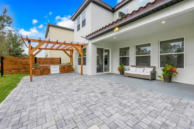 $1,190,000 | 10067 Austrina Oak Loop, Winter Garden, FL 34787