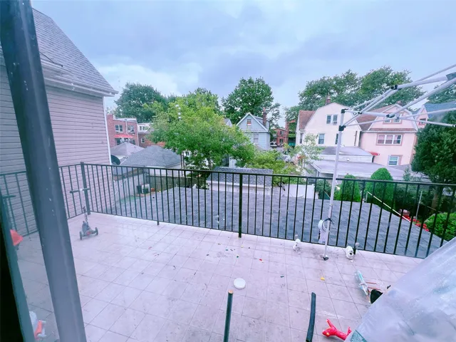 $1,598,000 | 94-30 50th Avenue | Elmhurst