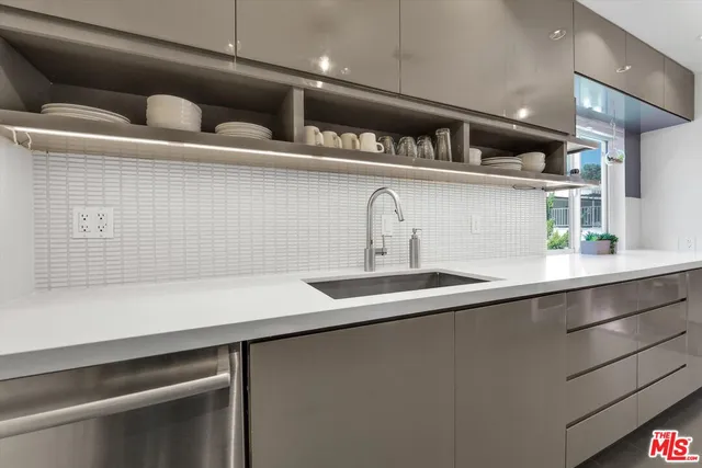 $4,595 | 7949 Selma Avenue, Unit 21, Los Angeles, CA 90046