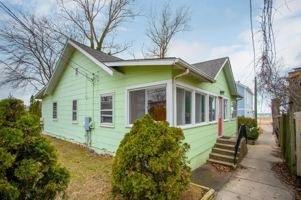 $849,900 | 36.5 Lakeshore Drive, South Haven, MI 49090