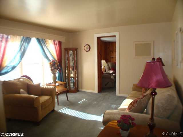 2406 Omega Road Henrico, VA 23228 - Photo 3 of 11 Living Room