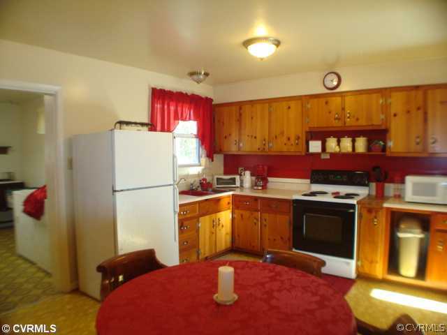 2406 Omega Road Henrico, VA 23228 - Photo 4 of 11 Kitchen