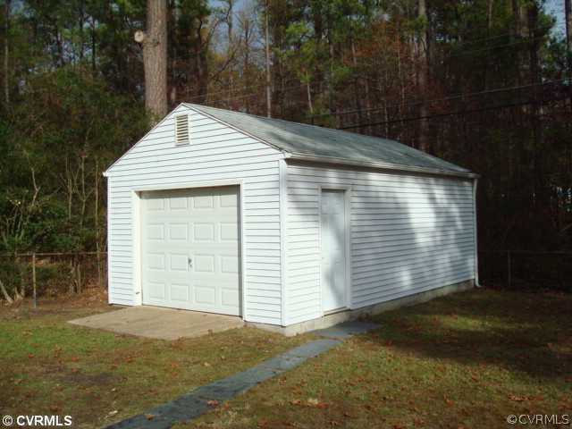 2406 Omega Road Henrico, VA 23228 - Photo 9 of 11 Parking Lot/Garage