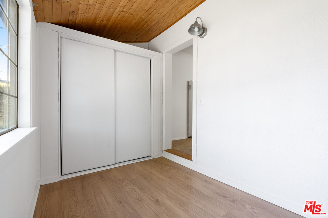 10431 Eldora Avenue Sunland, CA 91040 - Photo 25 of 37