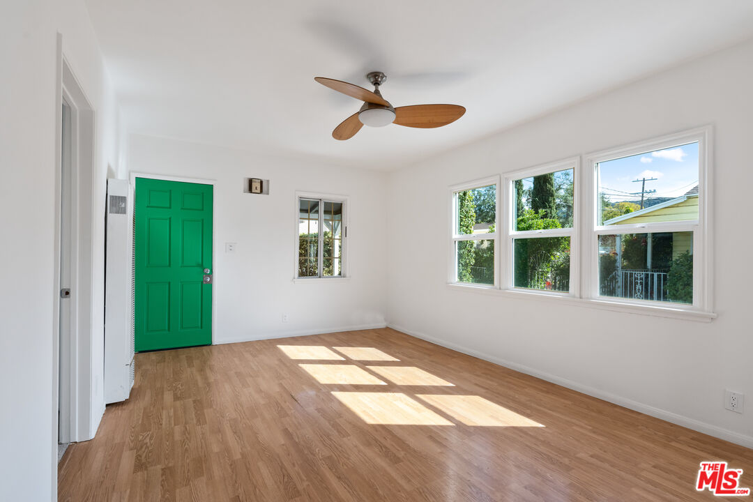 10431 Eldora Avenue Sunland, CA 91040 - Photo 7 of 37