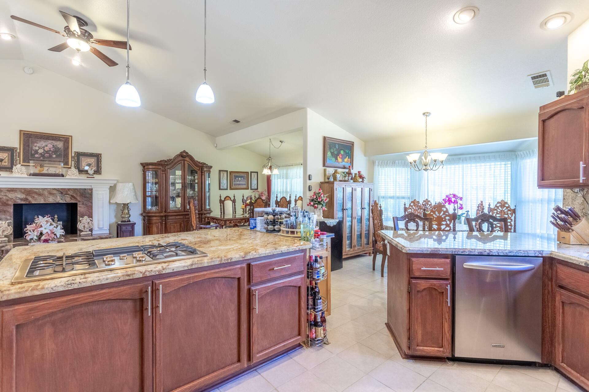 4368 Wild Flower Way Redding, CA 96001 - Photo 12 of 45 Kitchen 3