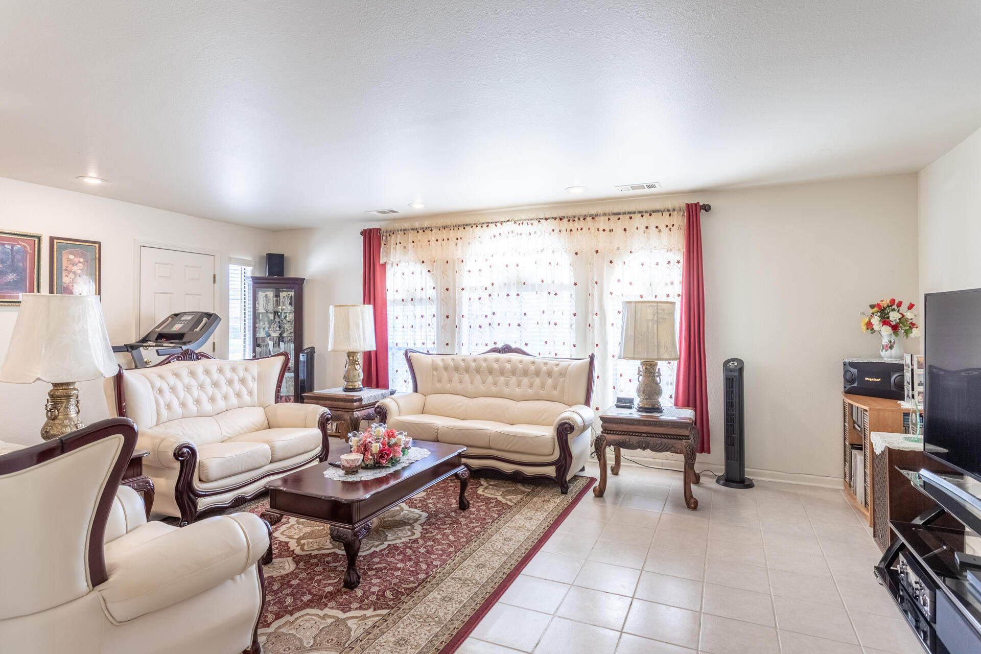 4368 Wild Flower Way Redding, CA 96001 - Photo 19 of 45 Formal Liiving 1