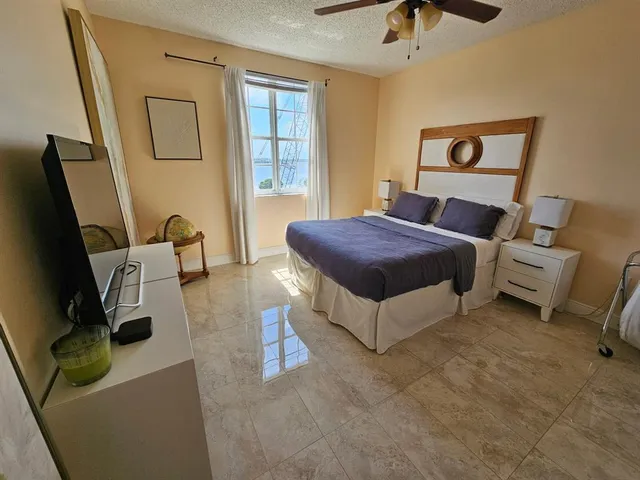 $339,000 | 616 Clearwater Park Road, Unit 604, West Palm Beach, FL 33401
