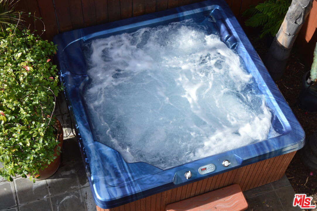 1203 South Rimpau Boulevard Los Angeles, CA 90019 - Photo 14 of 15