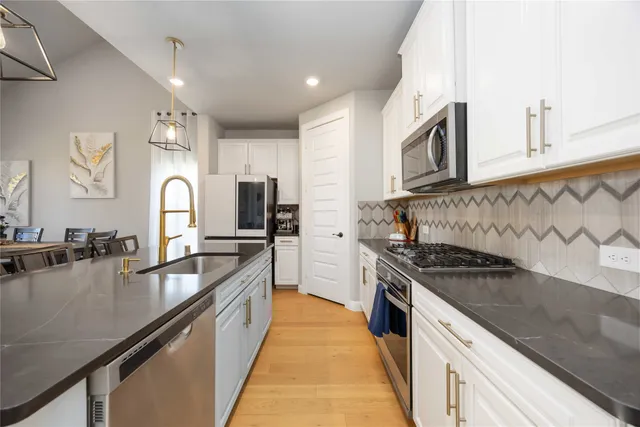 $475,000 | 17728 Lake Cove Court, Montgomery, TX 77316