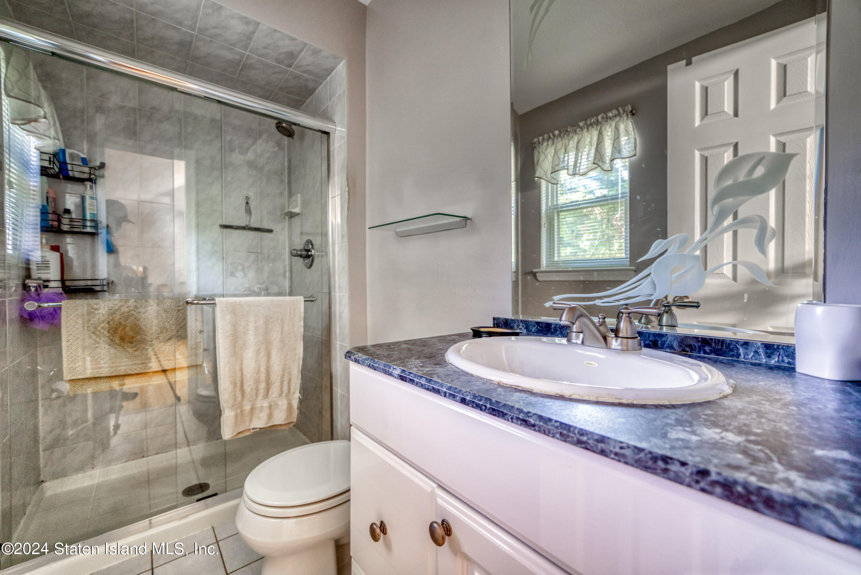 52 Savo Loop Staten Island, NY 10309 - Photo 22 of 37 Master Bath