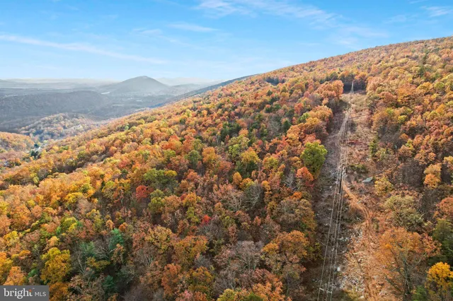a house view with a outdoor space