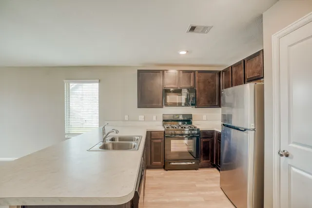 $1,820 | 3363 Avary River Lane, Richmond, TX 77406