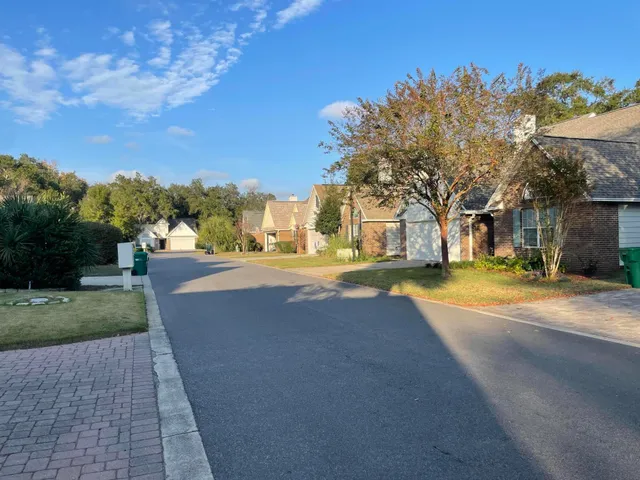 $389,500 | 830 Fairway Lakes Drive, Niceville, FL 32578