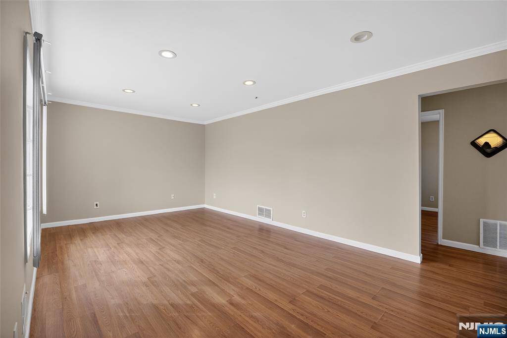 340 Old Post Road Edison, NJ 08817 - Photo 9 of 27