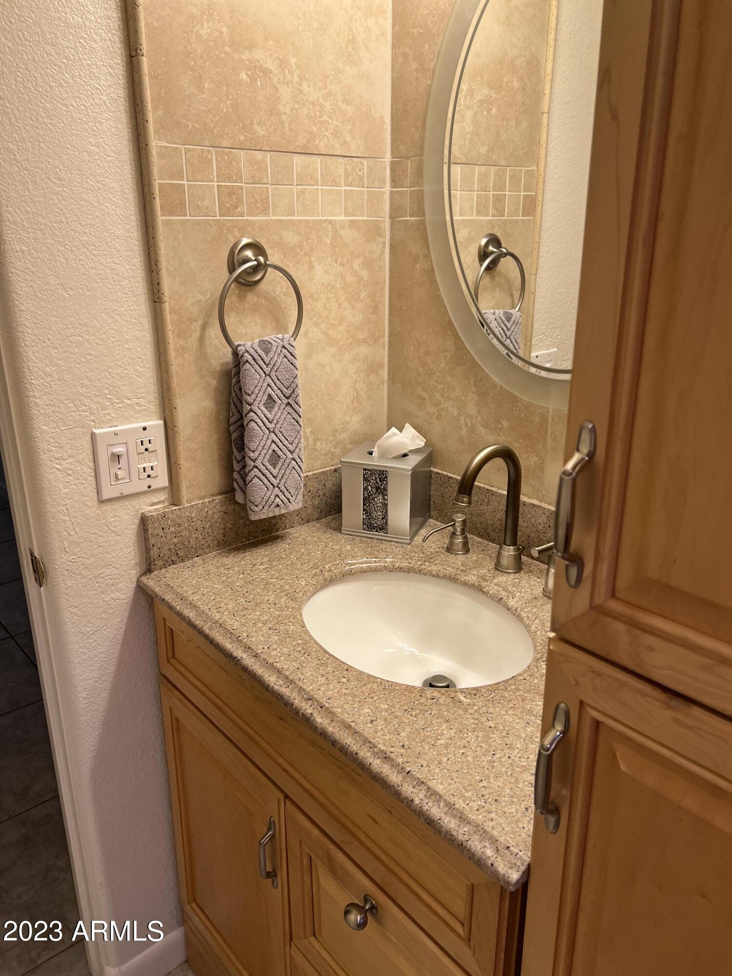 3522 West Phelps Road Phoenix, AZ 85053 - Photo 13 of 32 Guest vanity