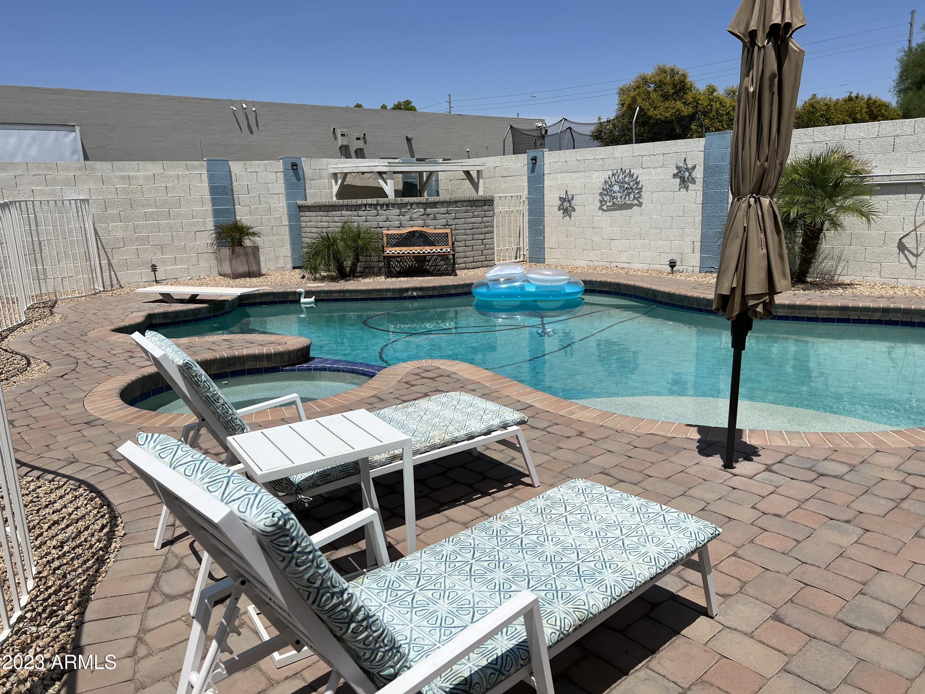 3522 West Phelps Road Phoenix, AZ 85053 - Photo 21 of 32 Pool- Spa