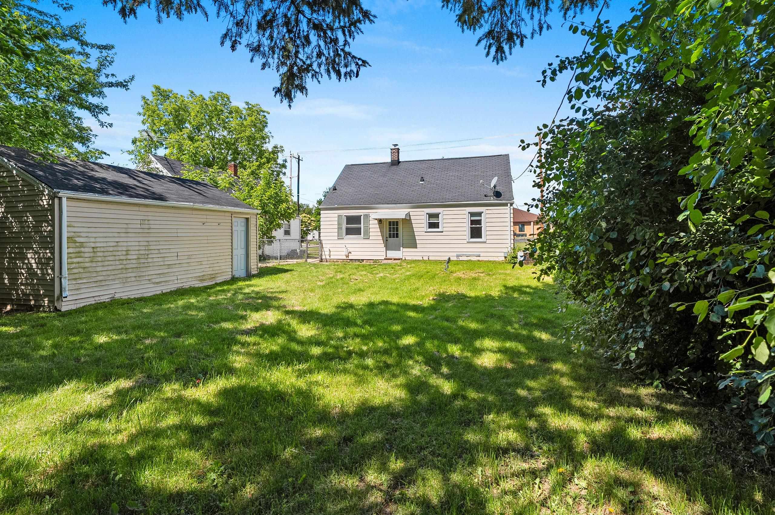2214 North Division Street Appleton, WI 54911 - Photo 50 of 51