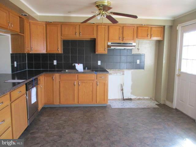 7875 Harold Road Baltimore, MD 21222 - Photo 8 of 23 Kitchen