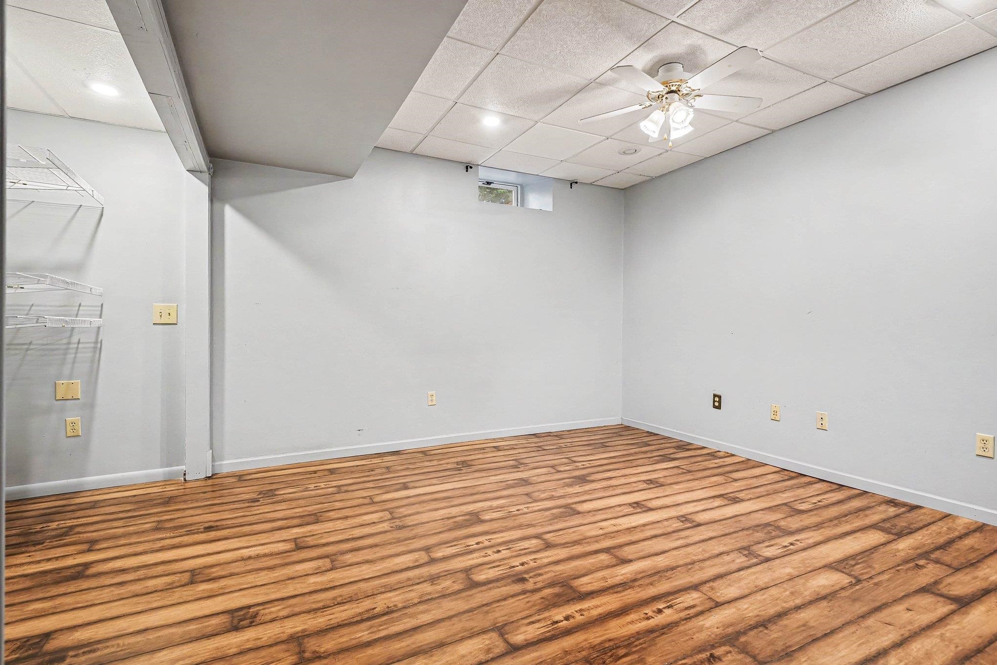 435 South Main Street Middlebury, IN 46540 - Photo 28 of 36