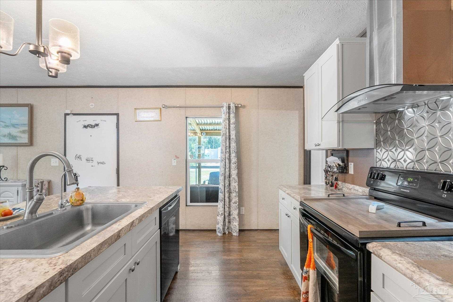 1964 Reagan Road Navarre, FL 32566 - Photo 15 of 28 Gallery Image 15